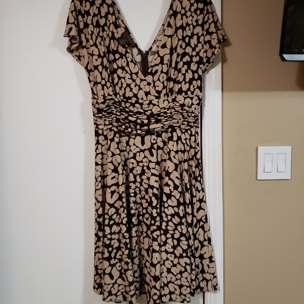 Dress - Picture 2 of 2
